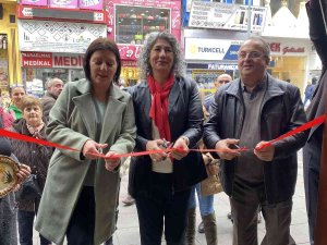 2 Çocuk Annesinin Büyük Başarısı, Geri Dönüşüm Ürünlerini Sergiye Dönüştürdü