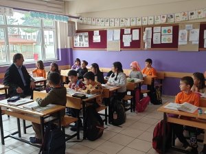 Başkan Şahin’den Depremzede Öğrencilere Destek