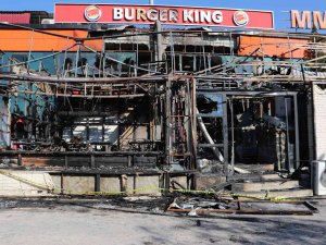 Yangında Malından, Kavgada Canından Oldu