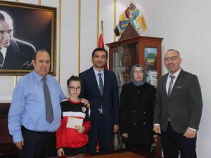 Kaymakam Ünal Başarılı Sporcuyu Ödüllendirdi