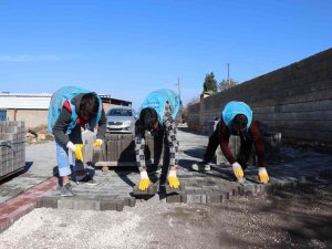 Kırsal Mahallelerde Üst Yapı Çalışmaları Devam Ediyor