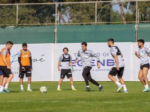 Trabzonspor, Yarın Crystal Palace İle Karşılaşacak