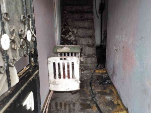 Sultangazi’de Öz Oğlu Tarafından Yakılmak İstenen Kadının Evi Kundaklandı