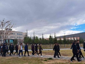 Lise Öğrencilerinden Nevü’ye Teknik Gezi