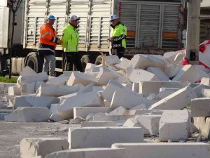 Ordu’da Tırdan Yola Dökülen Gaz Beton, Trafiği Aksattı