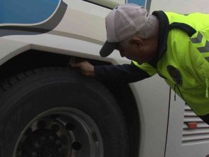 Yolcu Otobüslerinin Lastikleri Denetlendi