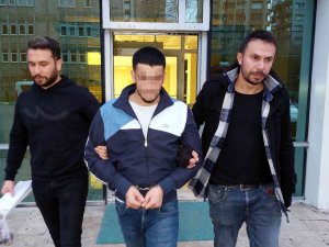 Cep Telefonunu Gasp Ettiler, Banka Hesabındaki Paraları Hesaplarına Aktardılar