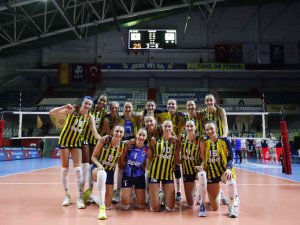 Cev Şampiyonlar Ligi: Fenerbahçe Opet: 3 - Tenerife La Laguna: 0