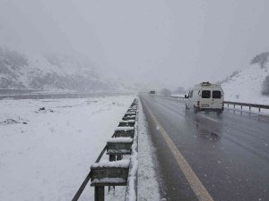 Doğu Anadolu’nun Yüksek Kesimlerinde Kar Yağışı