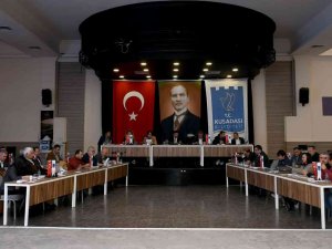 Kuşadası Belediyesi’nden Yılın Son Meclisinde Öğrenci Ve Esnafa Müjde