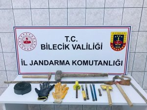 İ̇zinsiz Kazı Yapan 5 Şahıs Yakalandı