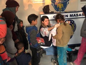 Türk Polisinden Avrupa’ya İnsanlık Dersi