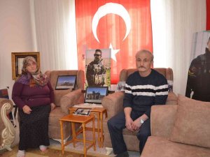 Şehidin Hatırasını Yazdıkları Şiirlerle Yaşatıyorlar