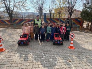 Elazığ’da Öğrencilere Trafik Güvenliği Eğitimi Verildi