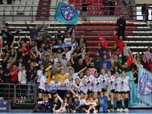 Mavi Kelebekler Lige Dönüyor