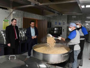 Çatak’ta Her Kademede Okuyan Öğrenciye Ücretsiz Yemek