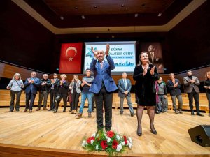 Soyer: “İ̇zmir Felaketleri Gönüllülükle Aştı”
