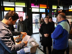 Deprem Bölgesinde Çalışmalar Sürüyor