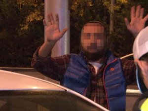 Kadıköy’de Trafik Denetiminde Alkollü Çıktı, Basın Mensuplarına El Salladı