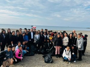 Milli Rekortmen Şahika Ercümen, Hem Dalış Hem De Çevre Temizliği Yaptı