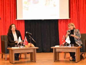 Çiğli’de Kadının Siyasetteki Yeri Konuşuldu