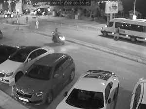 Kuşadası’nda Otomobilin Kurşunlanması Güvenlik Kamerasına Yansıdı