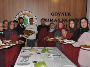 Kadınlar Mutfağın Püf Noktalarını Öğreniyor