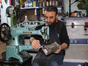 Ayakkabı Fiyatlarındaki Artış Tamircilere İş Yoğunluğu Getirdi