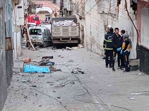 Freni Boşalan Kamyonet Çocukları Ezdi: 1 Ölü, 3 Yaralı