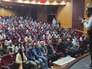 Namaz Dirilişe Çağrı Konulu Konferans Düzenlendi