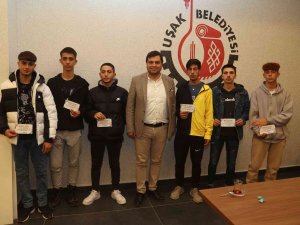 Liseler Arası Futbol Turnuvası Ödüllerini Başkan Çakın Verdi