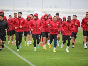 Sivasspor, Sağanak Yağış Altında Çalıştı