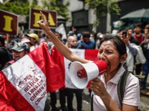 Peru Devlet Başkanı Castillo Kongreyi Feshetti, Ohal İlan Edildi