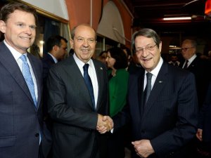 Kktc Cumhurbaşkanı Tatar, Gkry Lideri Anastasiadis İle Görüştü