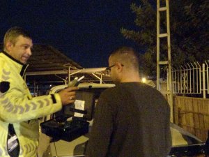 Adana Polisinden Alkollü Sürücüye Alkolmetre Dersi