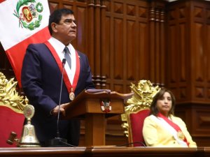 Peru’da Pedro Castillo’nun Görevden Alınması Sonrası Ülkenin Yeni Başkanı Dina Boluarte Yemin Ederek Göreve Başladı