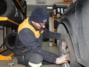 Lastikçilerde Kış Mesaisi