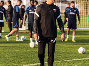 Kayserispor Teknik Direktörü Çağdaş Atan: "İ̇yi Bir Sınav Verdik"