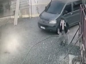 İ̇stanbul’da İnşaatçıların Kabusu Hırsızlar Kamerada: Sahte Plakalı Araçla Kablo Ve İnşaat Malzemeleri Çaldılar