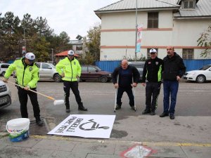 Polis Ve Engelliler Birlikte, Engelli Park Yerlerini Çizdi