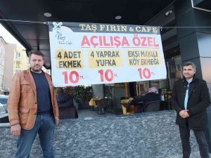 Burhaniyeli Fırıncı Ekmeği Yarı Fiyatına İndirdi