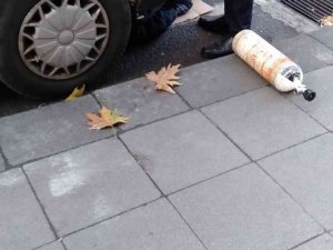Aracın Motoruna Giren Kediyi İtfaiye Kurtardı