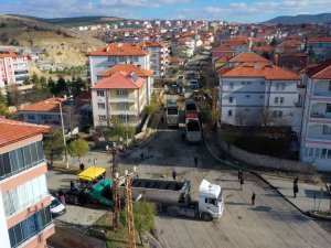 15 Günde 3 Mahalleye 8 Bin Ton Sıcak Asfalt