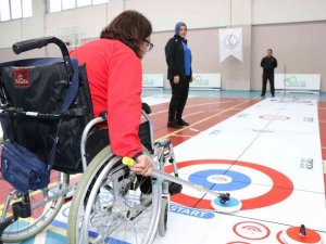İ̇lk Kez Düzenlenen Tekerlekli Sandalye Floor Curling Turnuvasının Şampiyonları Belli Oldu