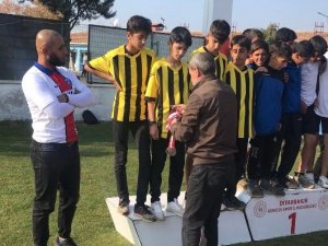 Dicle İlçesi Bozoba Ortaokulu Kros Yarışmasında Diyarbakır 2’ncisi Oldu