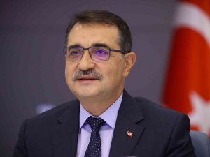 Bakan Dönmez: “İ̇thal Danışmanlarla Türkiye’nin Enerjisini Yönetmeye Talip Olmak Enerji Kapitülasyonlarına Kapı Aralamaktır”