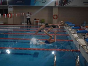 Afyonkarahisar’da Yüzme Müsabakaları Tamamlandı