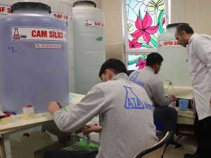 Fabrika Gibi Lise: 50 Farklı Hijyen Ürünü Üreten Liseden 5 Milyon Tl Ciro