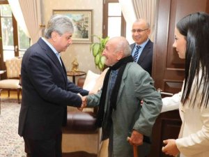 Vali Doğan: "Büyüklerimizin Yanında Olmaya Devam Edeceğiz"