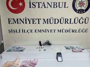 Şişli’de Durdurulan Şüpheli Taksiden Uyuşturucu Çıktı